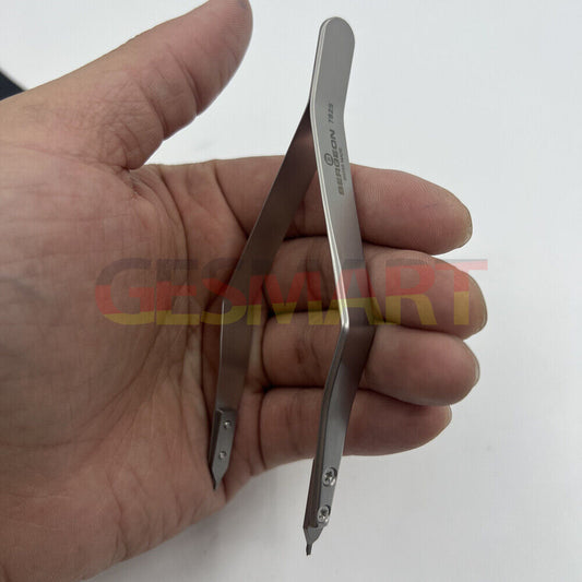 Bergeon 7825 spring bar tweezers for precise watch repair and strap adjustments.