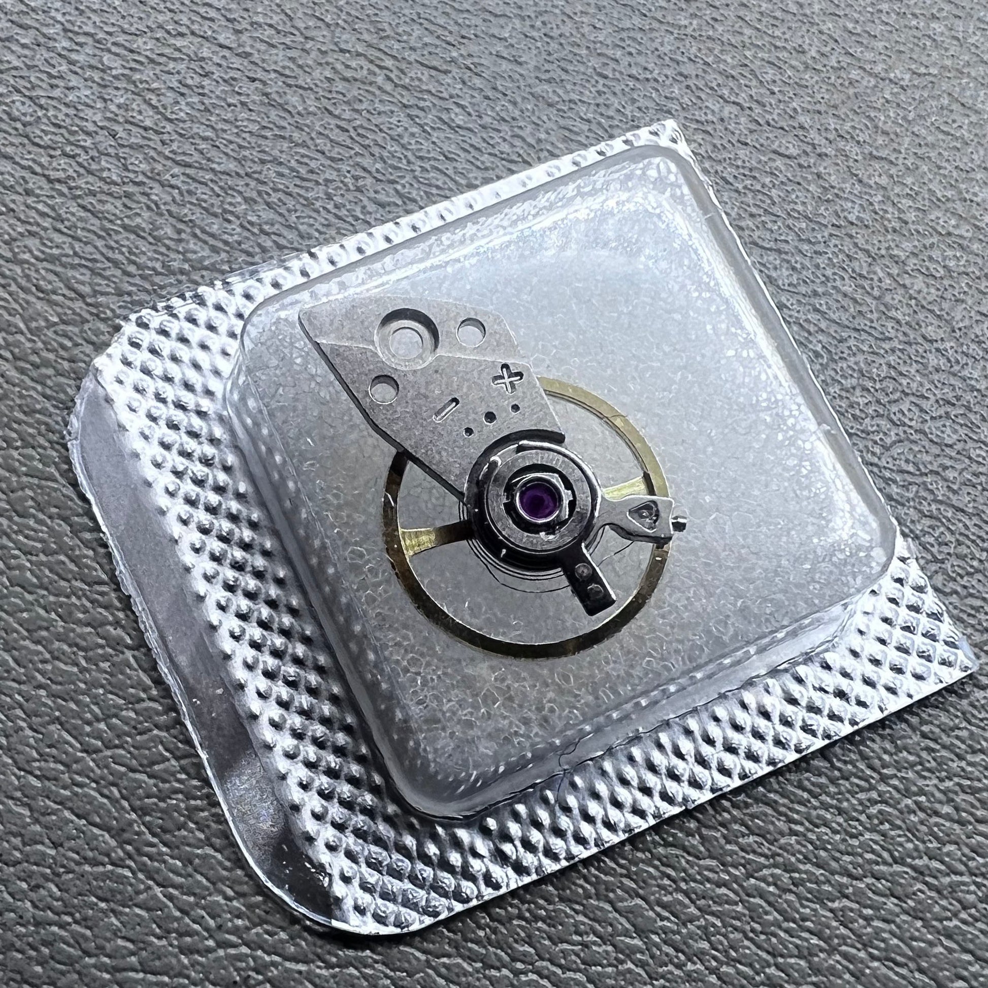 Complete Balance Wheel with Silver Splint for Miyota 8200 8215 movement, precision watch accessory part.