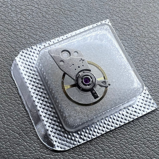 Complete Balance Wheel with Silver Splint for Miyota 8200 8215 movement, precision watch accessory part.