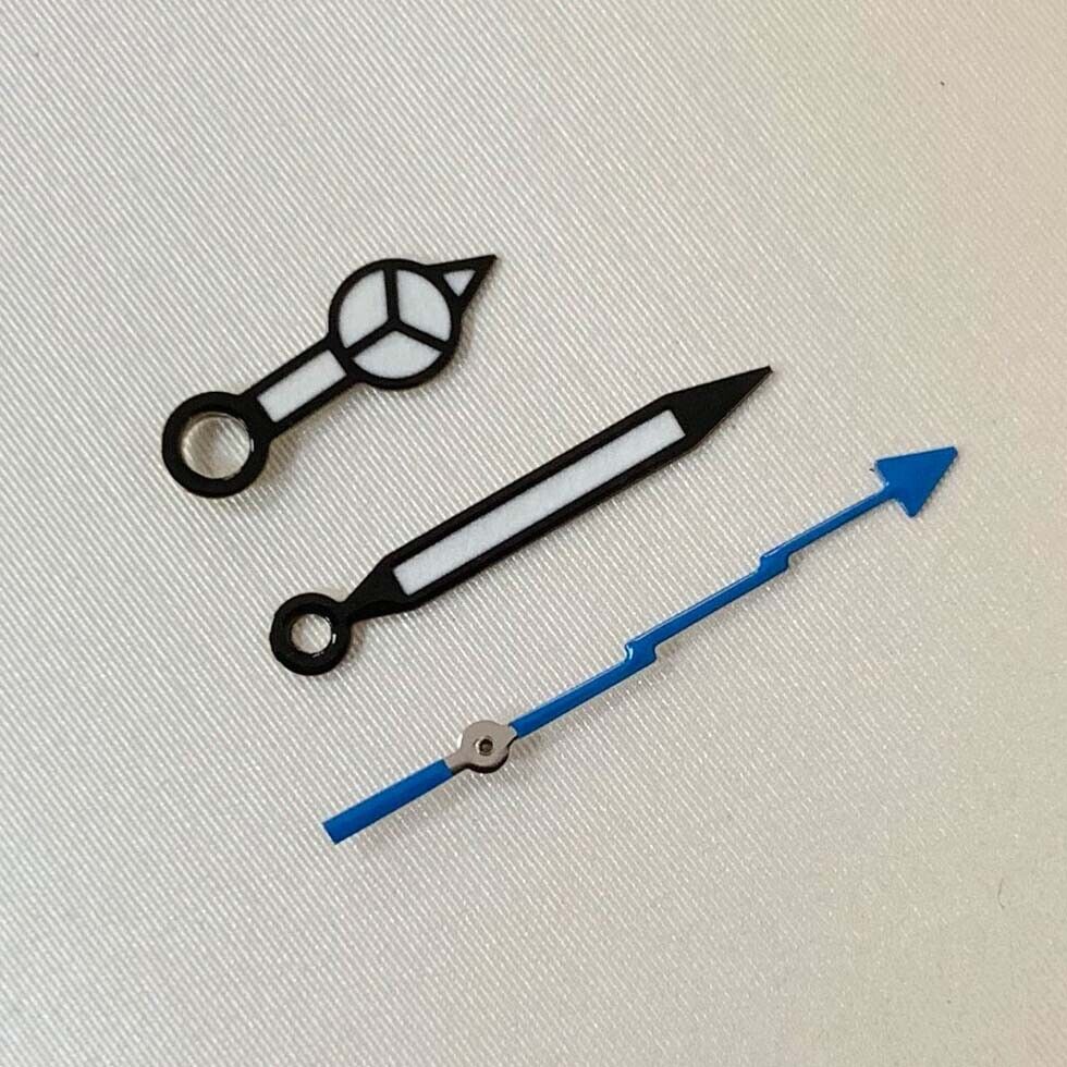 Green luminous watch hands set with lightning seconds for NH35 NH36 movement, ideal for watch repairs.