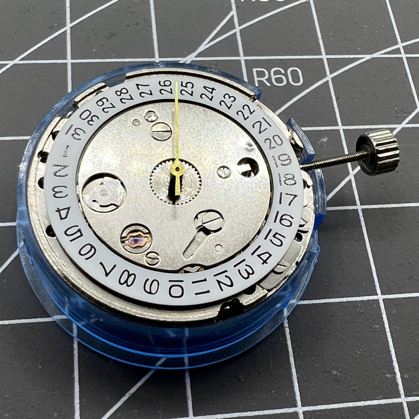 ST1612 mechanical watch movement showing automatic calendar display, precise and durable.
