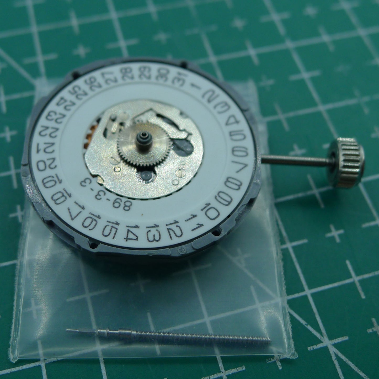 Miyota 6M17 quartz watch movement, 3 hands, Japan-made, for precise watch repairs and replacements.