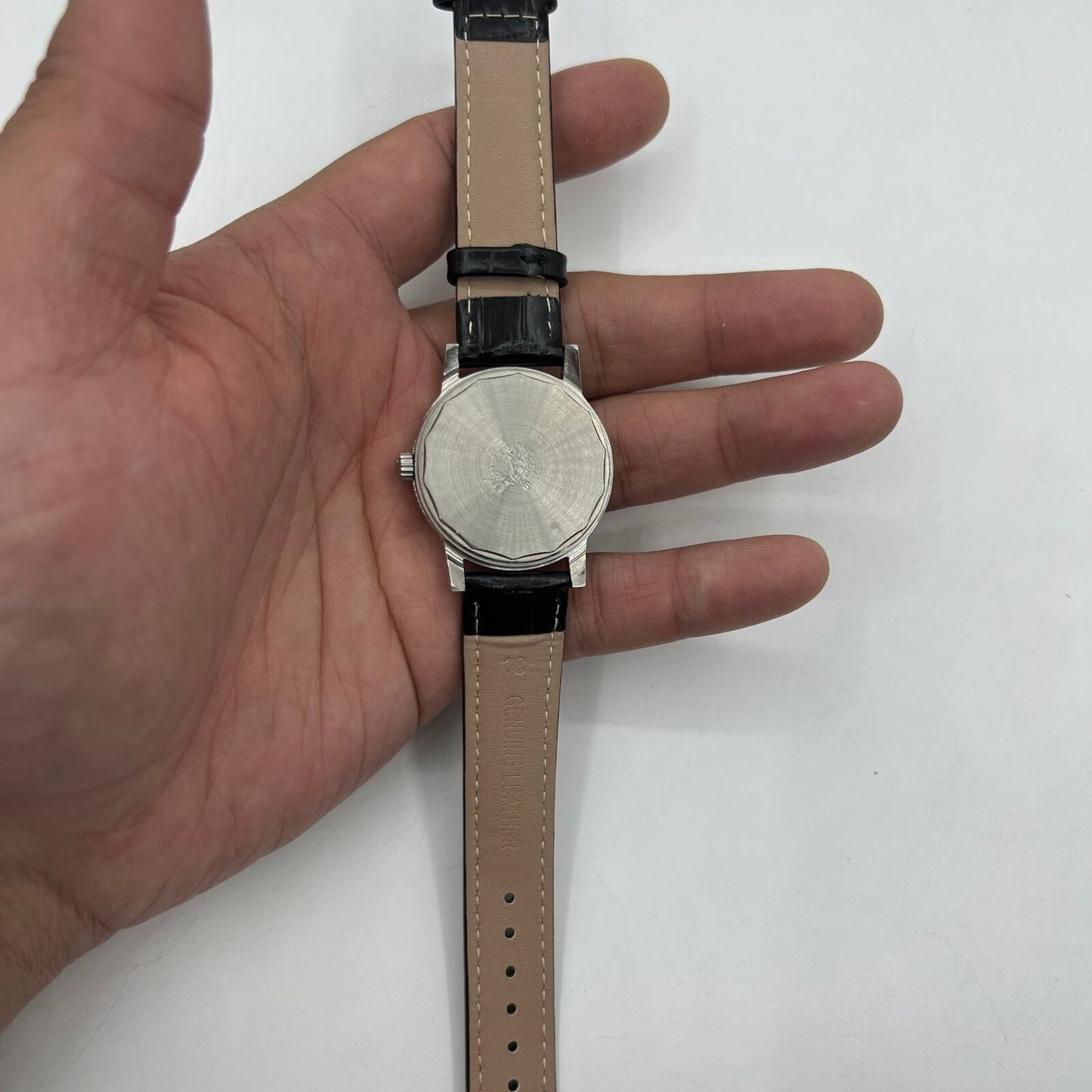 Vintage Shanghai Factory 8120 36mm manual mechanical watch with shock-resistant 17 jewels, classic elegance.