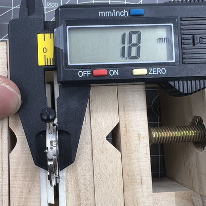 Miyota/Citizen 9039 automatic watch movement with sleek 3-hand design, no calendar, perfect for precision timepieces.