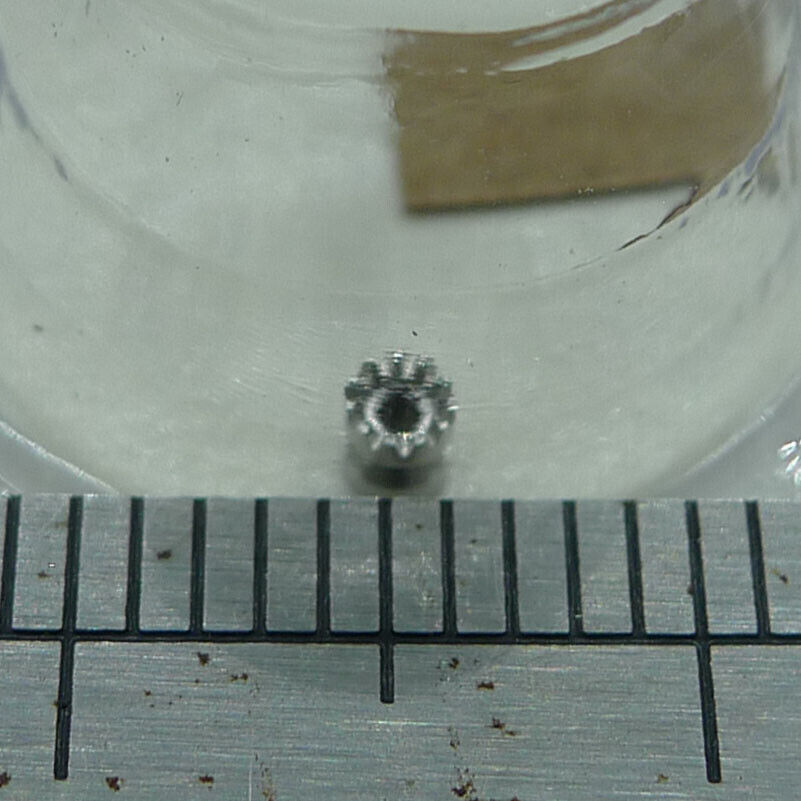 Sliding pinion clutch for 1530 1570 watch movement, durable replacement part for watch repair.