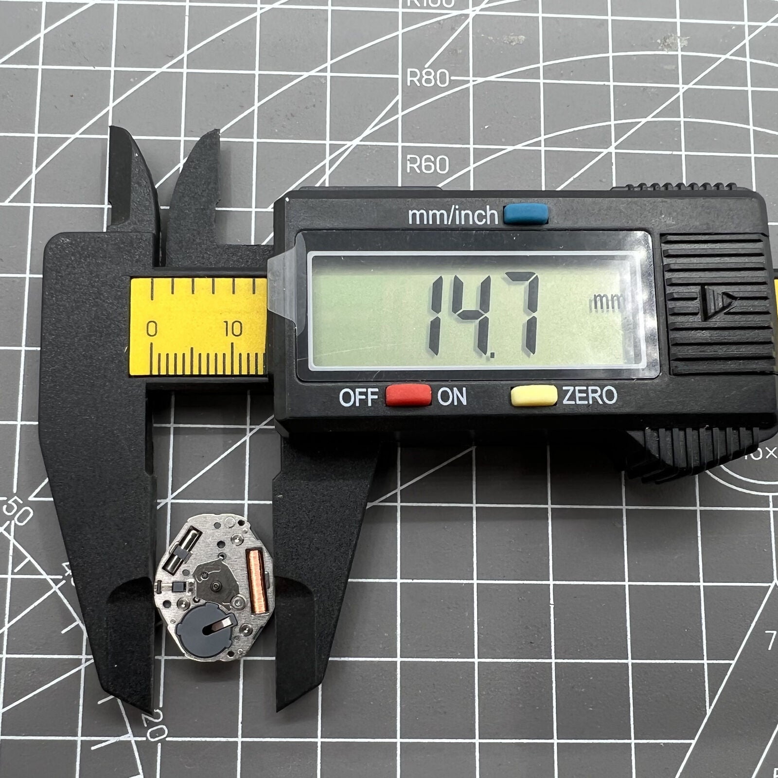 Miyota GL32 silver quartz watch movement by Japan for precise GL30 1L32 model replacement.