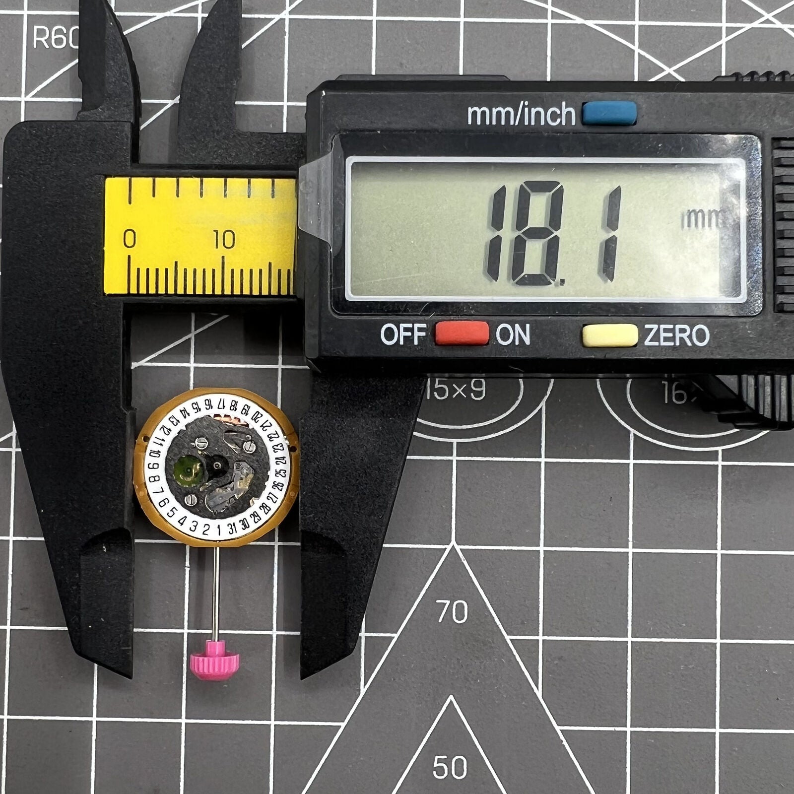 Miyota 9T13 quartz movement with date display at 6 o'clock, Japan-made precision watch accessory.