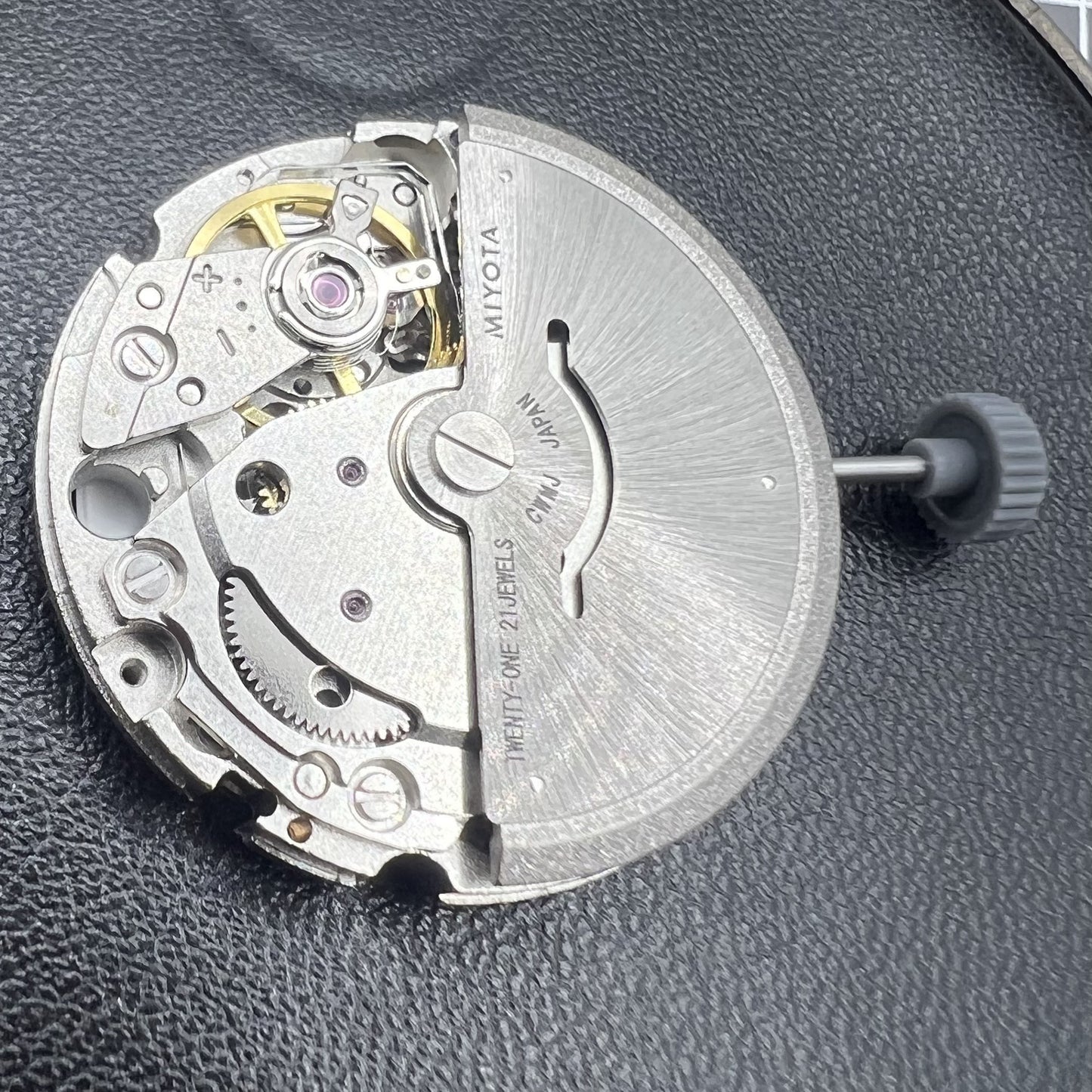 Automatisches mechanisches Uhrwerk Miyota Citizen 8215 mit weißem Zifferblatt und Datum bei 6 Uhr