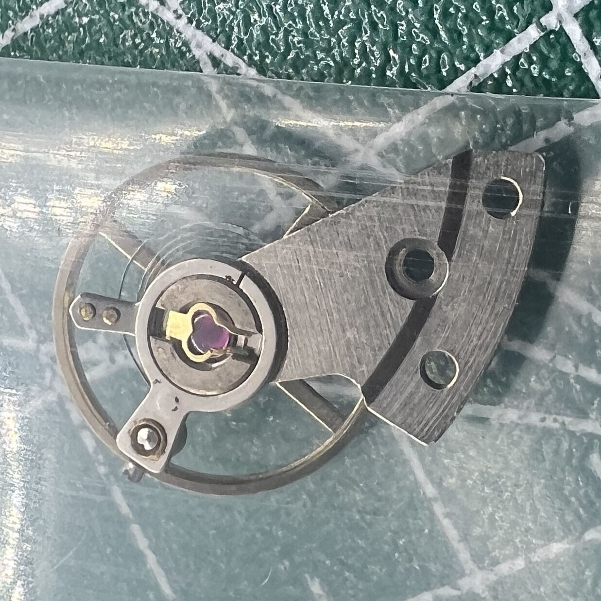 Wholesale Mingzhu 2813 8205 balance wheel with splint, precise watch movement repair component.