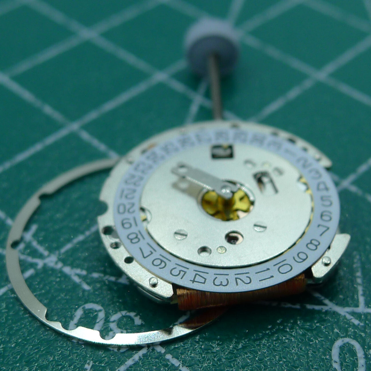 Montre à quartz Ronda 774 de fabrication suisse, mouvement de date à 3 composants suisses.