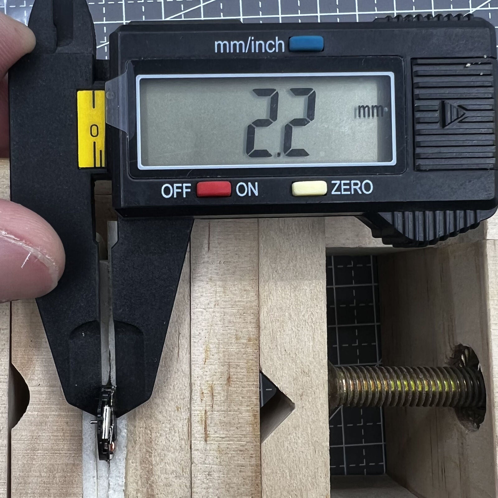 Hattori Epson VS17A solar-powered quartz movement for accurate watch repair parts.