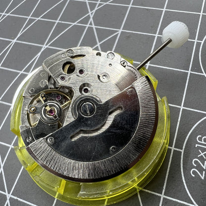 2813 automatic mechanical watch movement with day-date for precise repair.