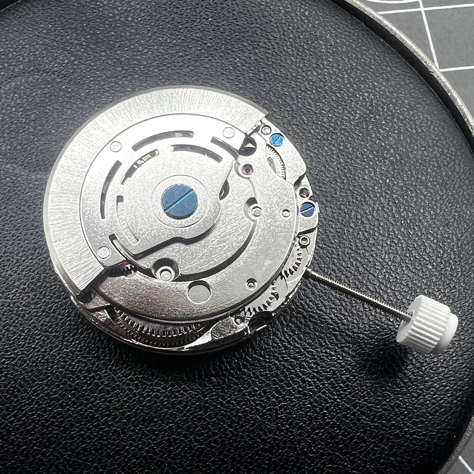 NN2813 automatic watch movement replacement, compatible with 8215 and 8200 models, precise mechanical parts.