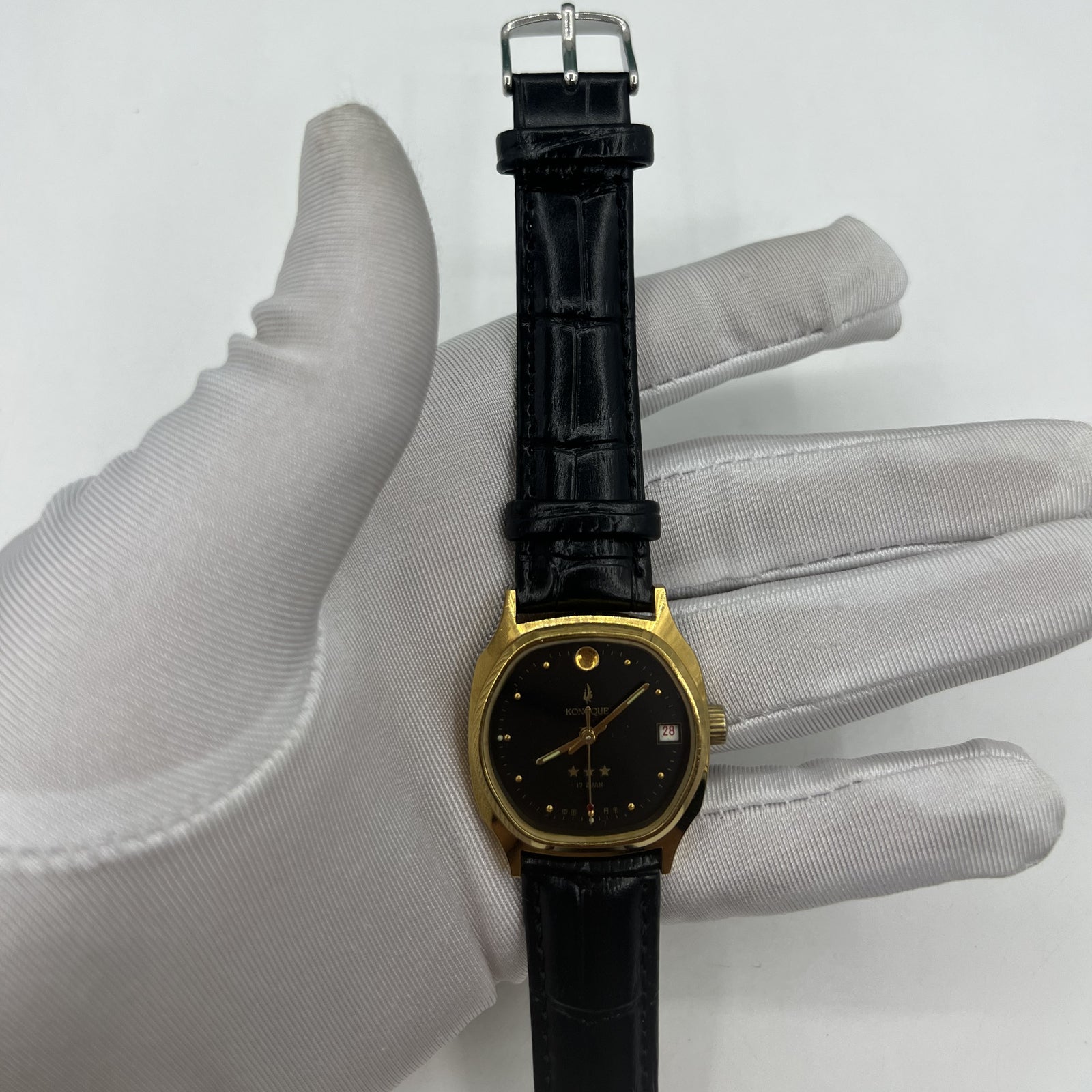 33mm Chunlan China steel manual watch with 17 jewels, silver dial, and matching watch band.