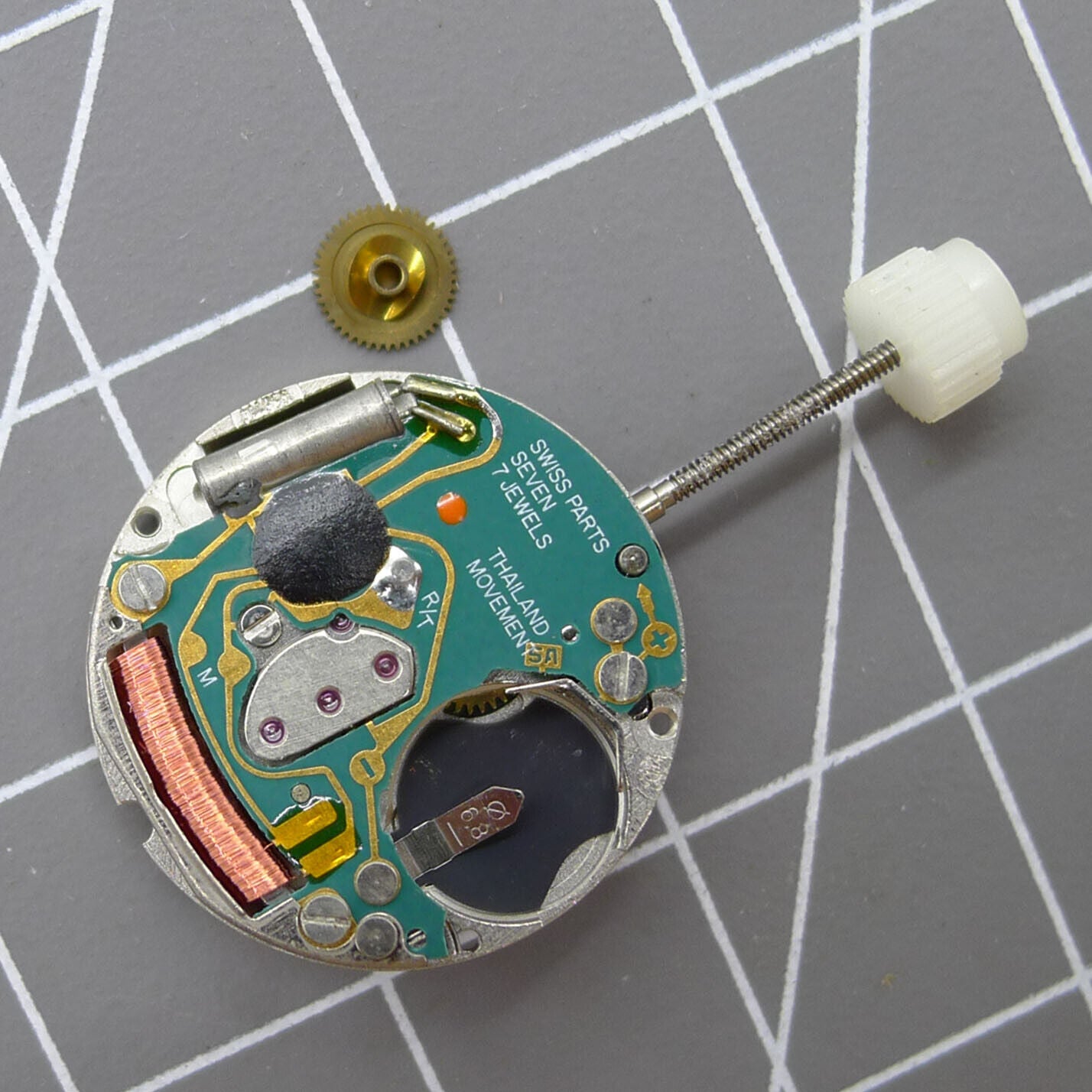 ETA 956.114 white dial quartz watch movement by ETA, precise 3-hand replacement for ETA955.114 models.