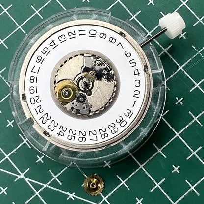 Swiss Made ETA955.114 quartz watch movement with single calendar at 3 o'clock, ideal for repairs and replacements.