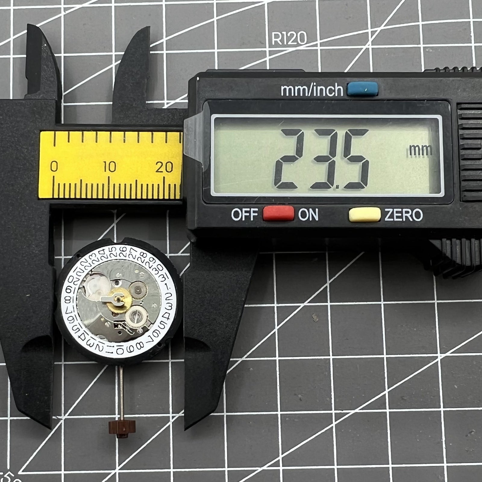 Ronda Swiss Quartz Uhr Modell 505 24H mit 505.24H Uhrwerk f�r pr�zise Zeitmessung, ideal f�r Uhrenliebhaber.