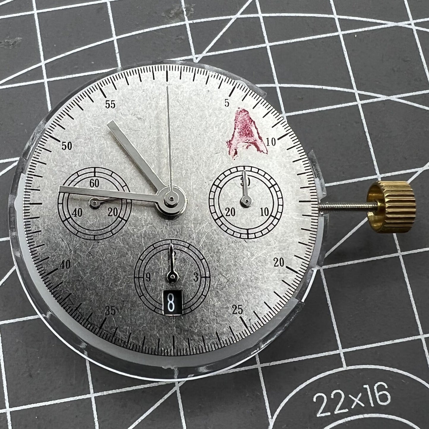 Dandong 7750 7753 automatic watch movement with single calendar positioned at 6 o'clock, precise and reliable.