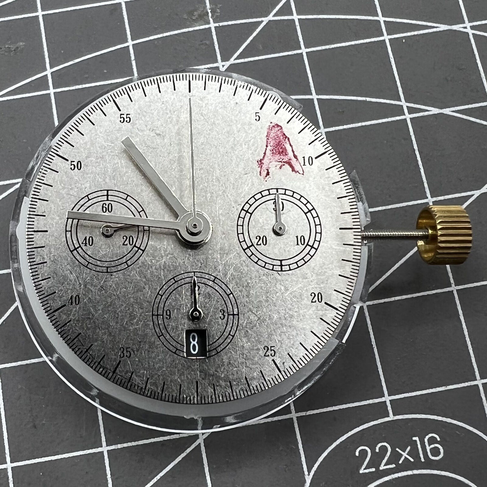 Dandong 7750 7753 automatic watch movement with single calendar positioned at 6 o'clock, precise and reliable.