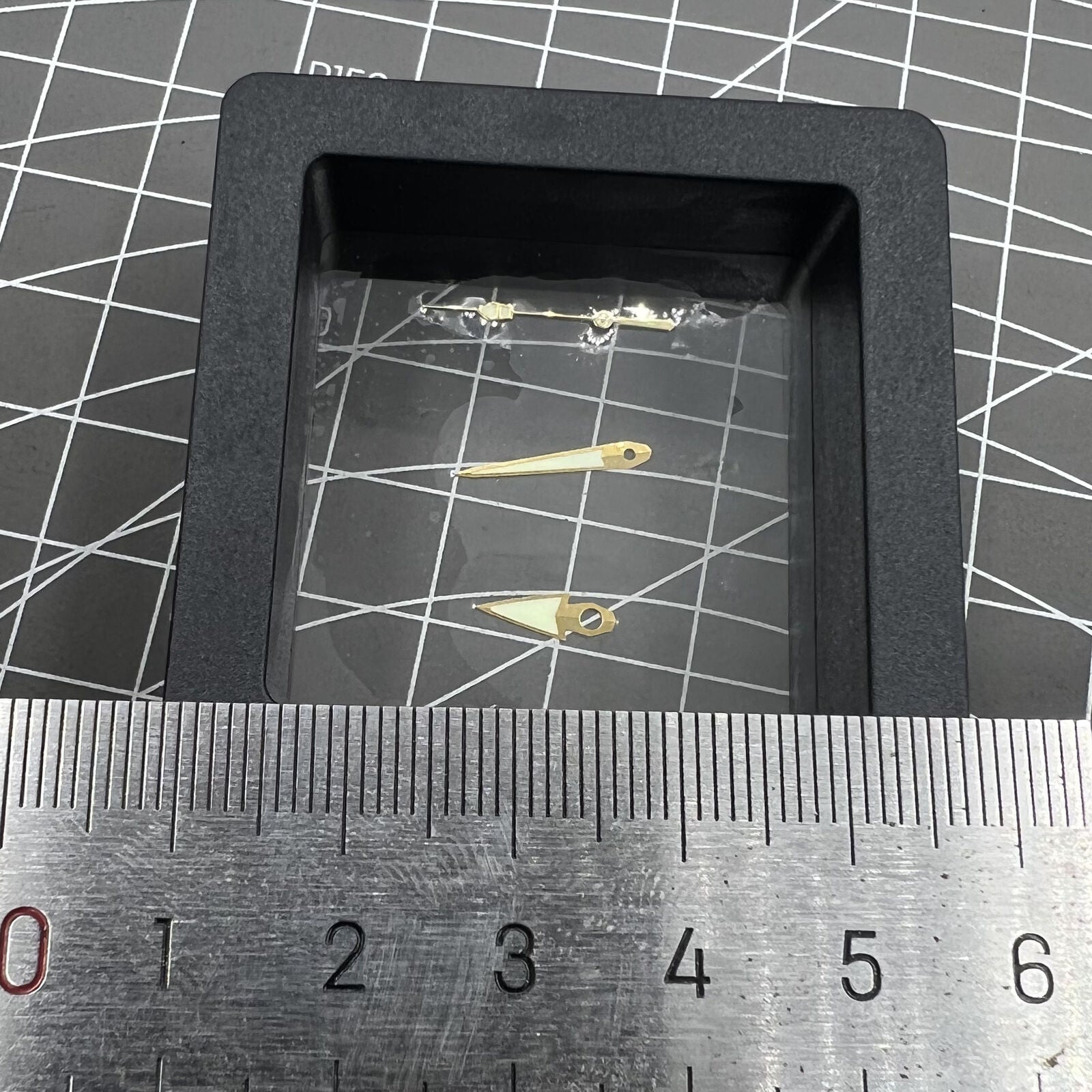 C3 green luminous watch hands set for NH35/36/4R/6R, enhancing dial visibility in low light