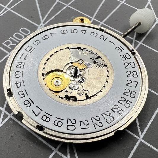 Swiss ETA 955.114 quartz watch movement with single calendar date at 3 o'clock