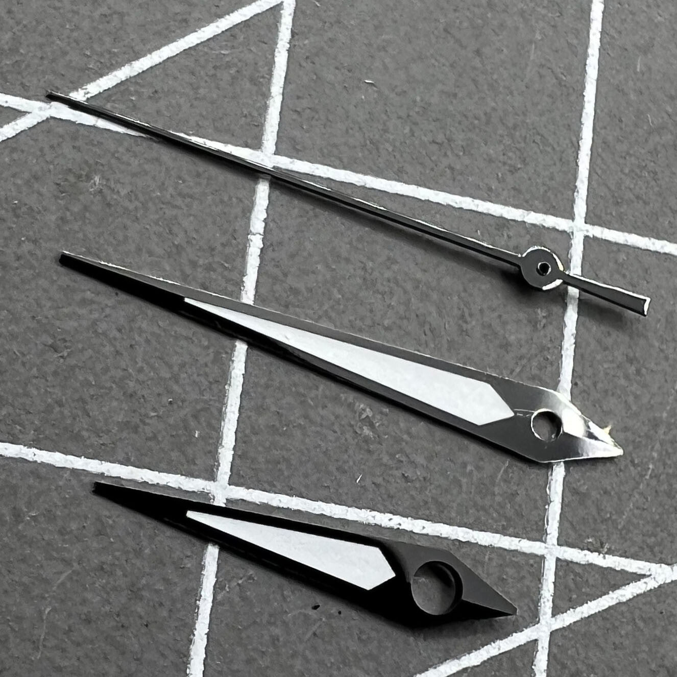 Schwarze 15,5mm Uhrzeiger mit gr�ner Leuchtfarbe, passend f�r NH35 NH36 Uhrwerke von Schwarze.
