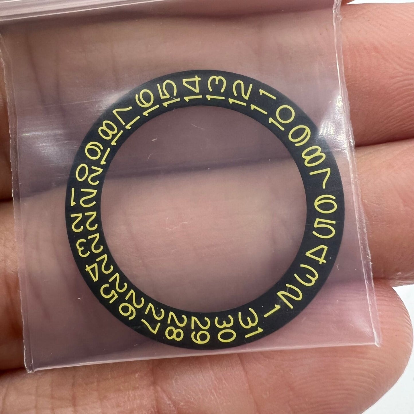 Black background overlay featuring yellow date disk for NH35 NH36 watch movements.