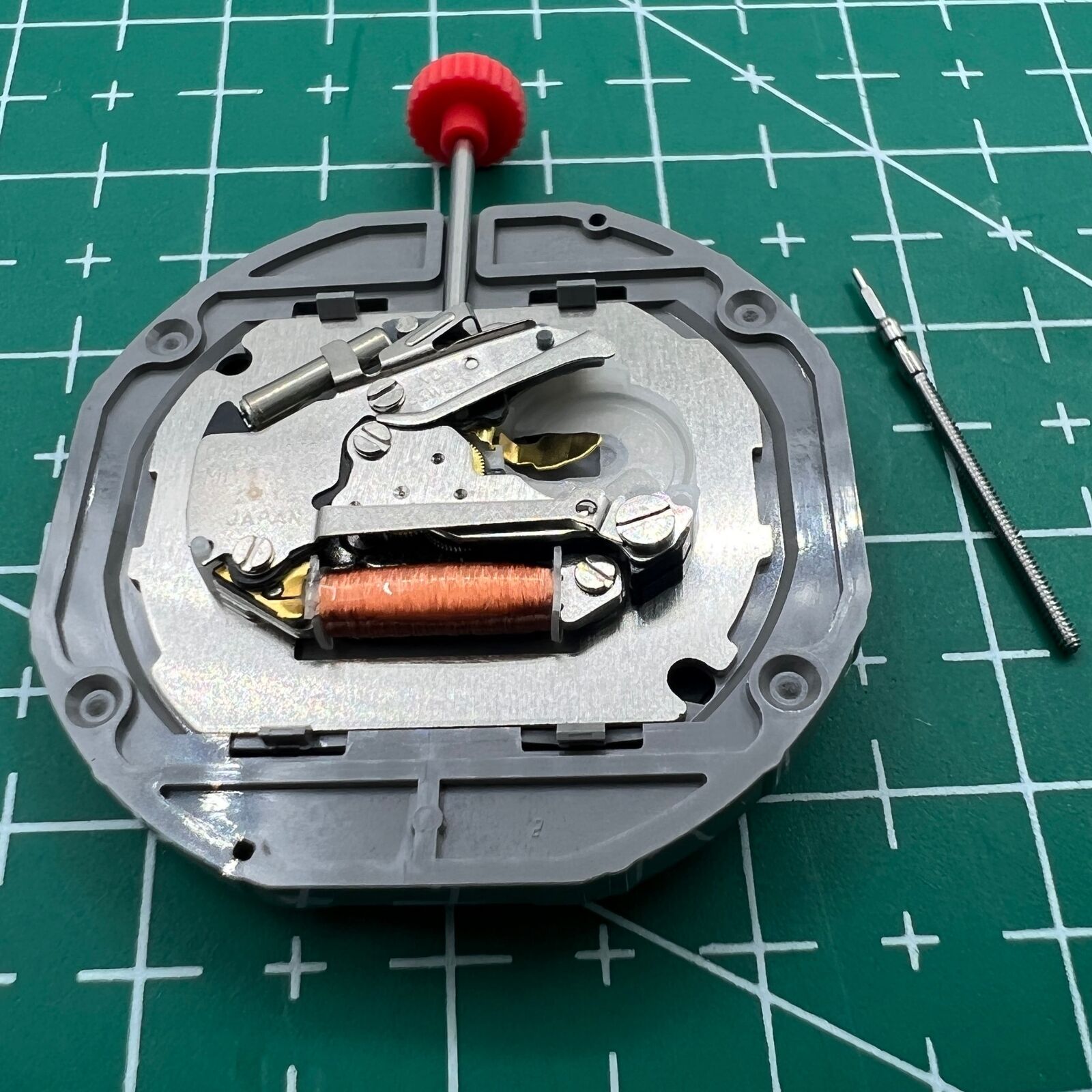 Miyota 2415 quartz movement with black date disk at 3 o?clock, original Japan-made watch accessory.