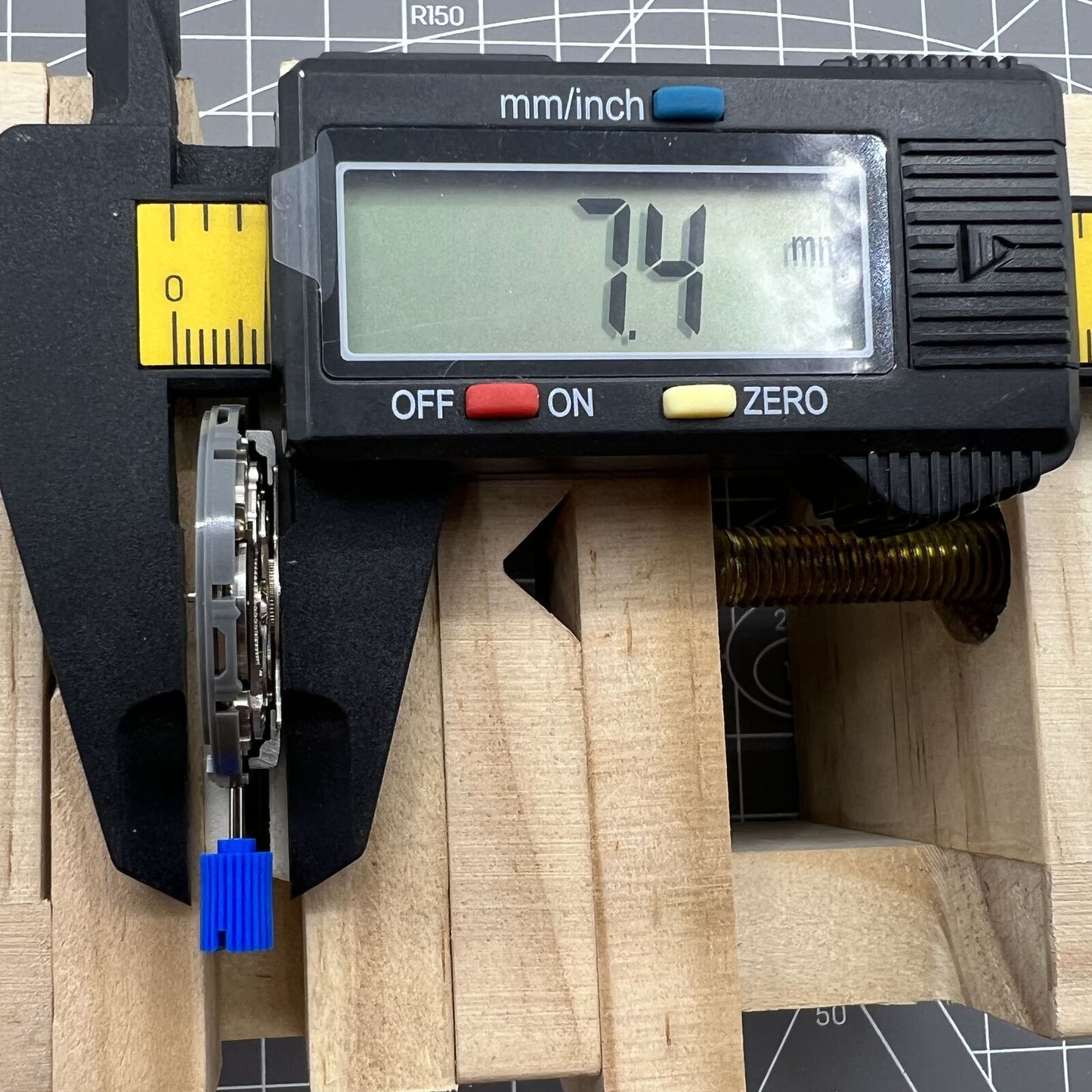 Japan NH36A watch movement featuring white dial with green lume, precise 3/3.8 crown, ideal for watch accessories.