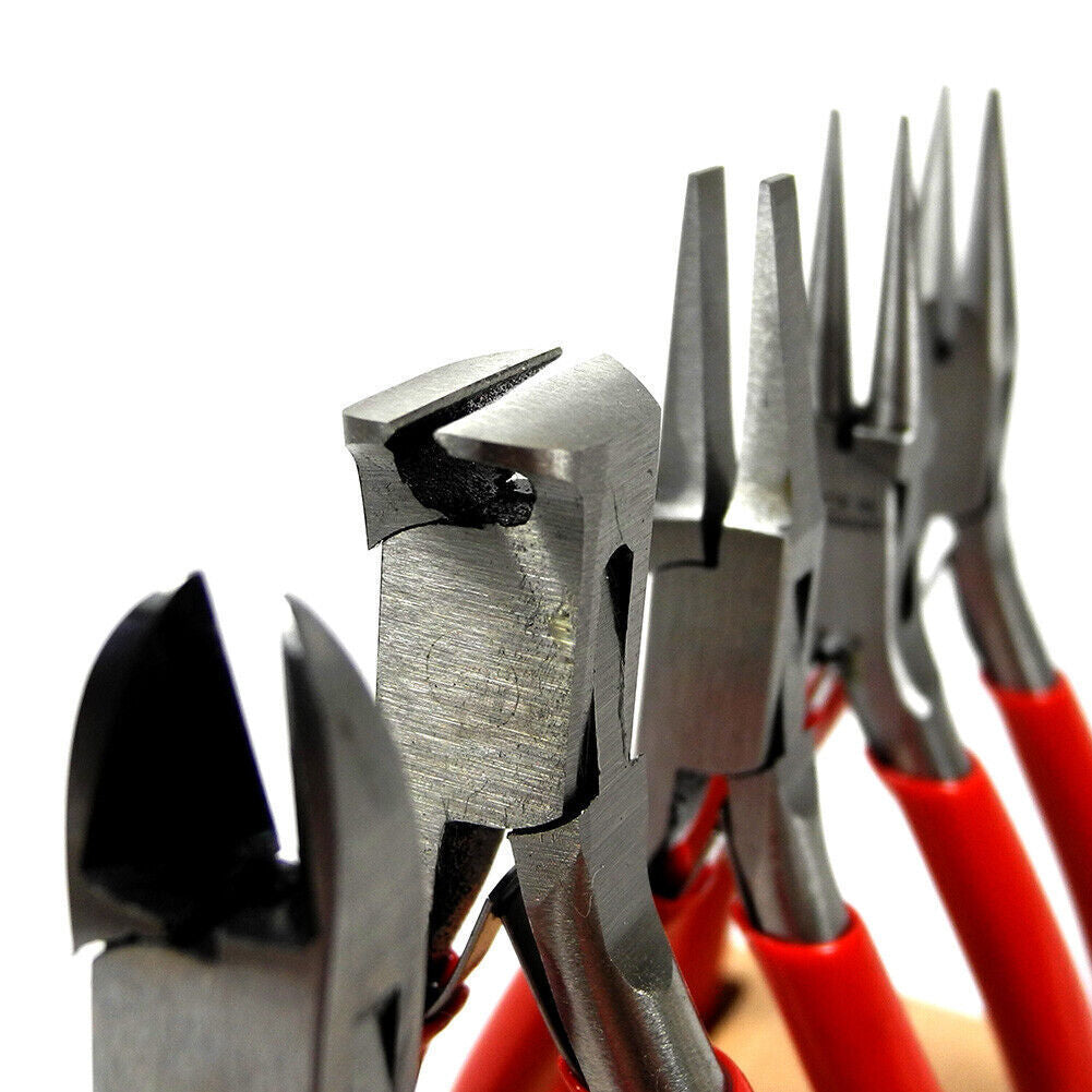Jeu de 5 pinces/coupe Horotec MSA11.859 sur support en bois pour horloger 