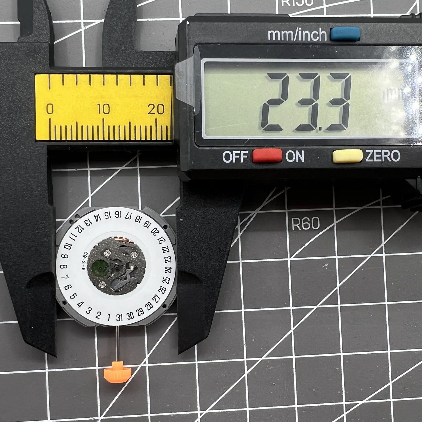Japan Made Miyota 1S13 quartz watch movement with date display at 6 o'clock for precise timekeeping.