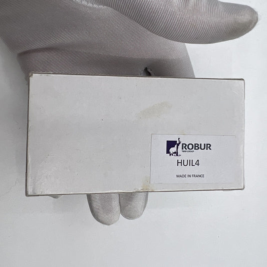 Lot de 4 coupelles à huile pour horlogers Horotec MSA17.201, fabriquées en Suisse, sur support 