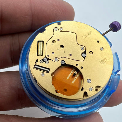 Ronda 7004P Swiss Quartz 3 Hands watch movement for precise timekeeping in watch accessories.
