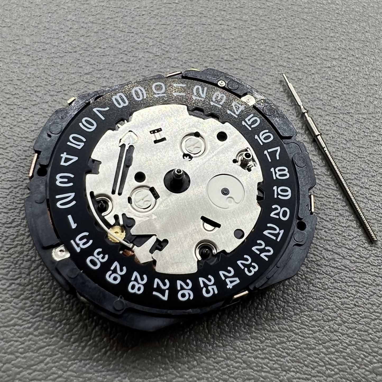 Japan Seiko 7T84A Quartz watch movement with chronograph functions for precise and reliable timekeeping.