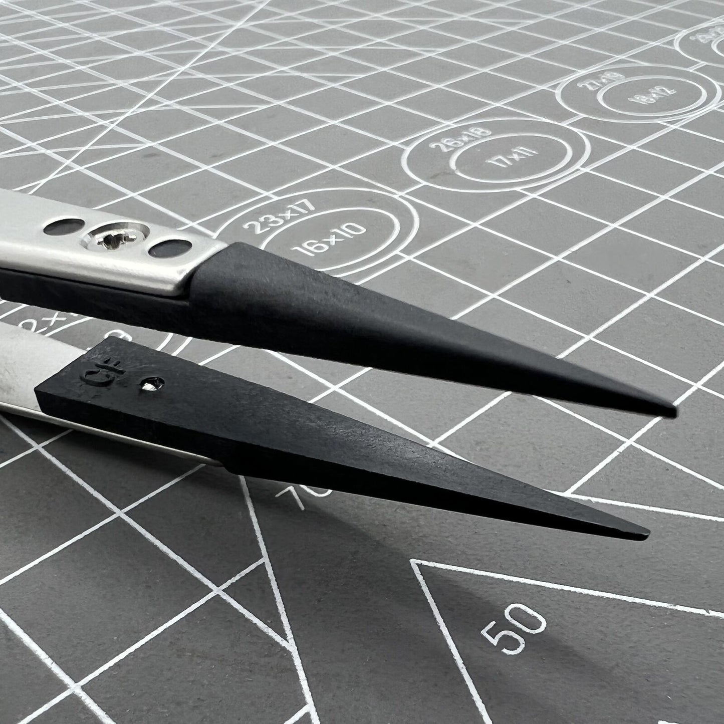 Swiss Bergeon 6571-CFR-3 precision tweezers with CFR 3 tips ideal for delicate watch repair tasks.