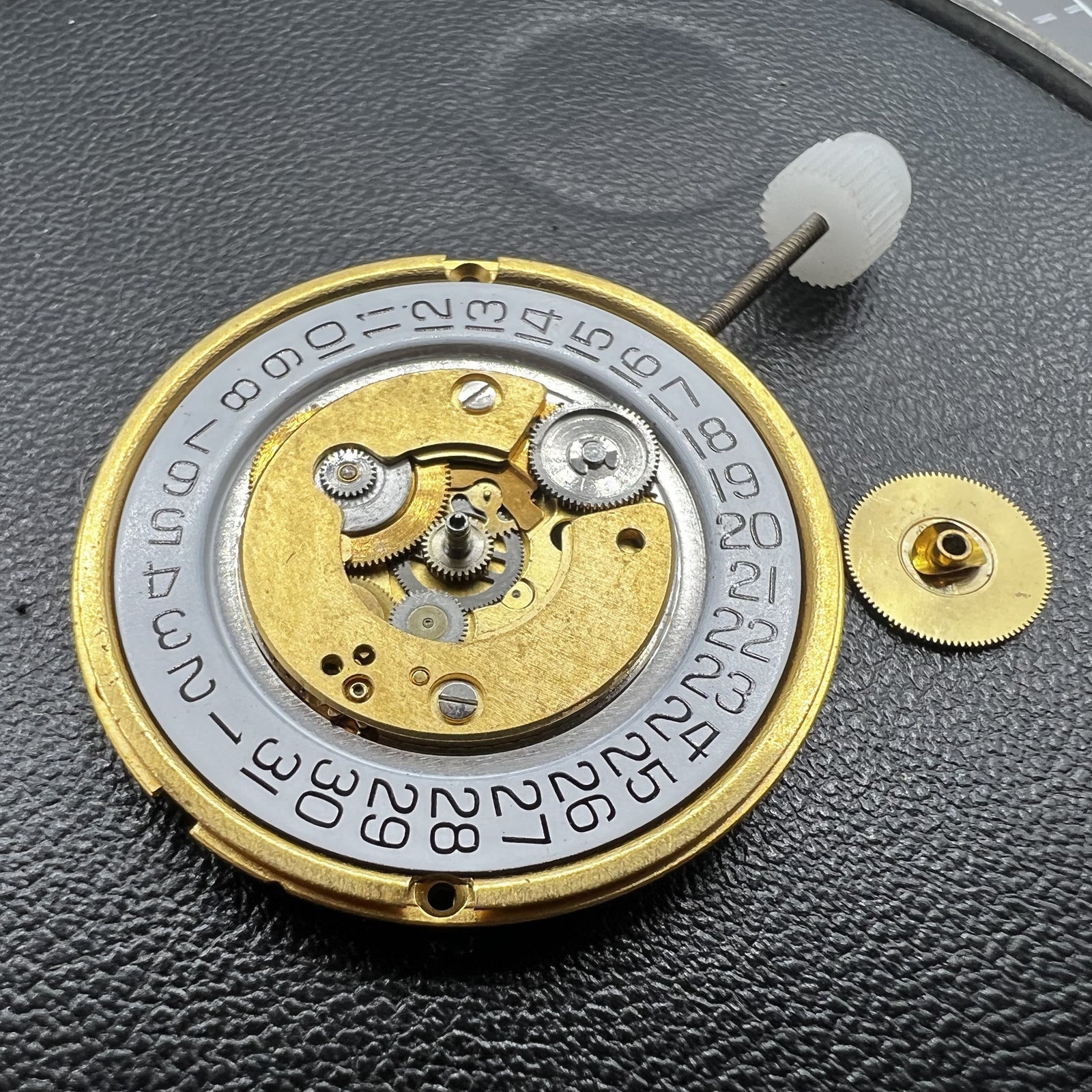 ETA255.461 Date At 4 watch movement with quartz precision and single calendar function by ETA.