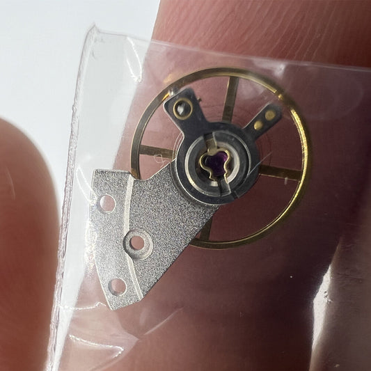 Complete balance wheel with splint for Mingzhu 2813 8205 movement, precision watch accessory.
