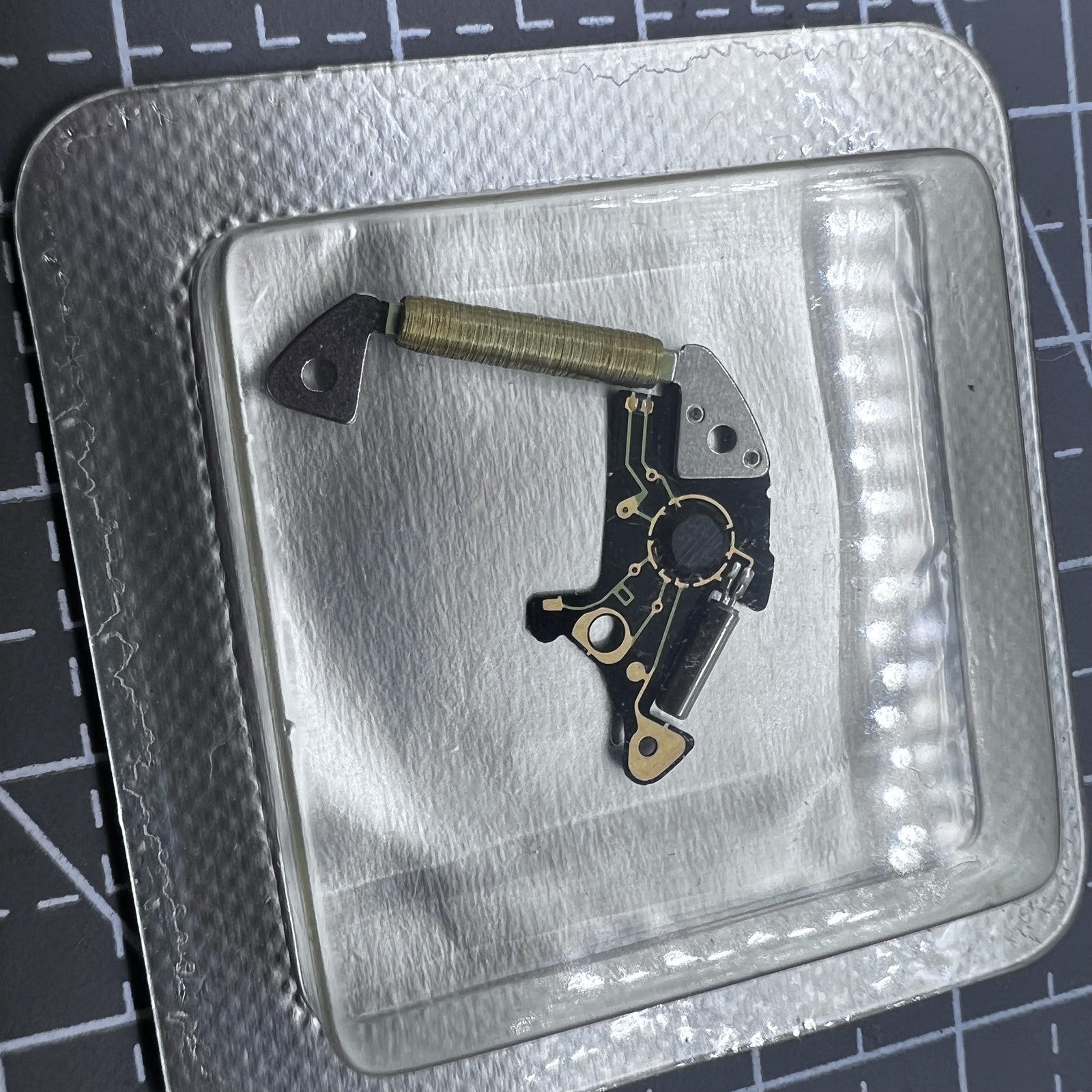 Swiss Leiterplatte compatible with Ronda 1009 1019 quartz movement for precise watch repair.