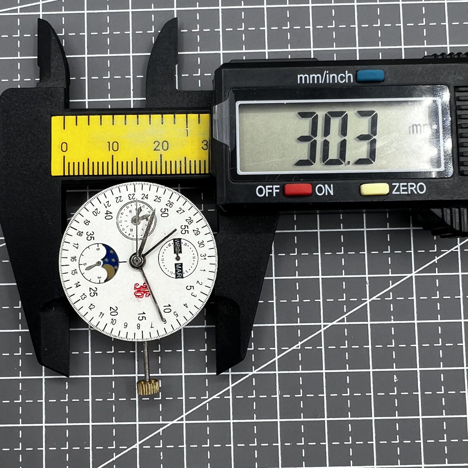 Multifunctional automatic watch, featuring 8 hands and precise Dandong 7751 mechanical movement.