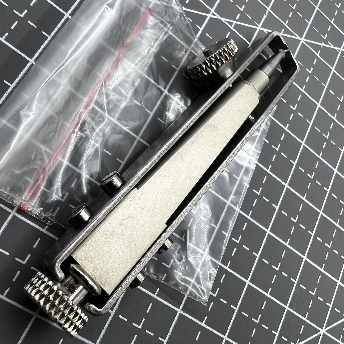 Outil pour retirer les aiguilles des montres du mouvement Eta 7750, grande aiguille des secondes, pince 
