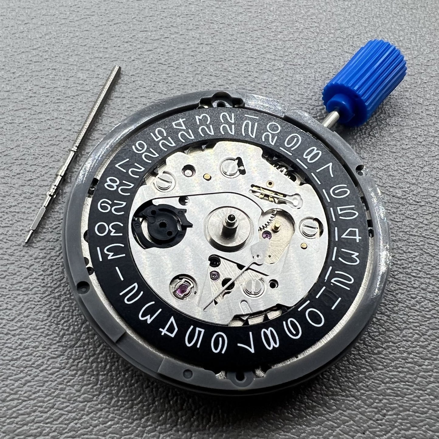 Japan NH35 Automatische mechanische Bewegung Vintage 24 Juwelen Schwarzes Datumrad