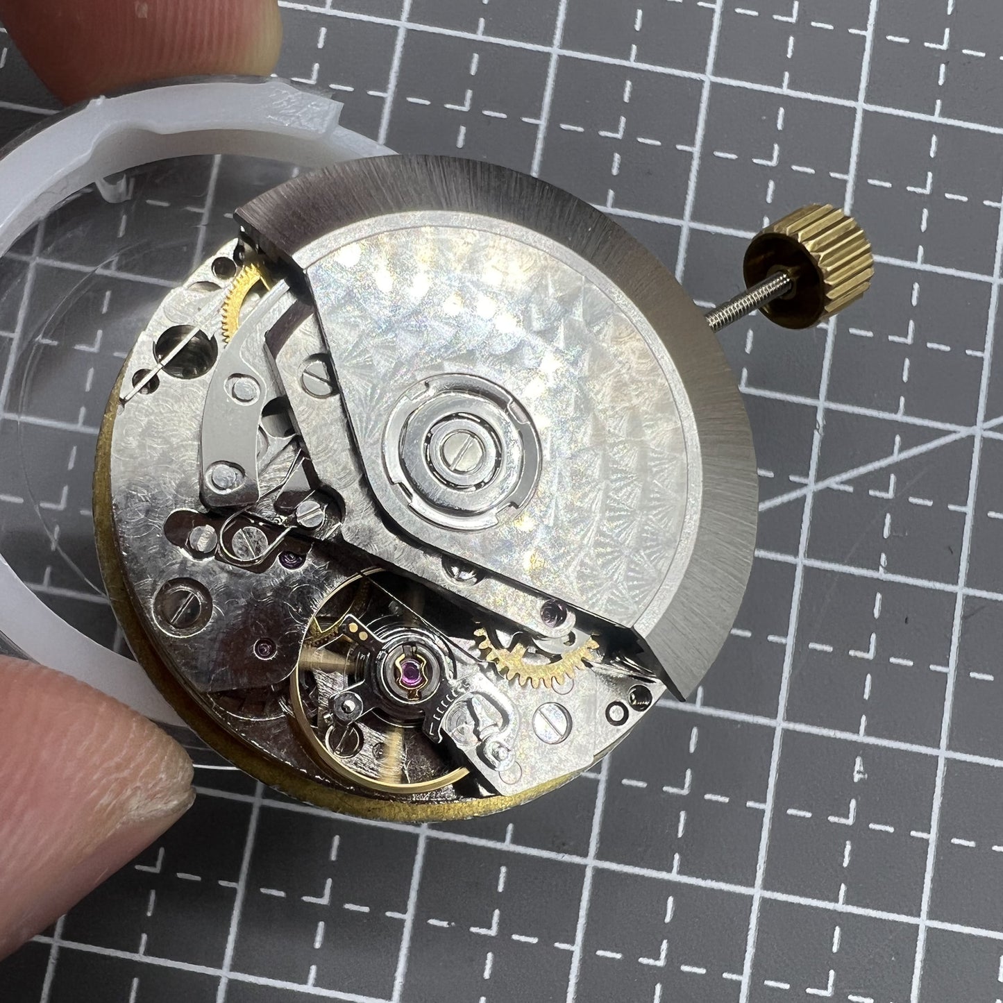 Automatisches Chronographenwerk ETA 7753 mit Anzeige bei 3 6 9 Uhr Position