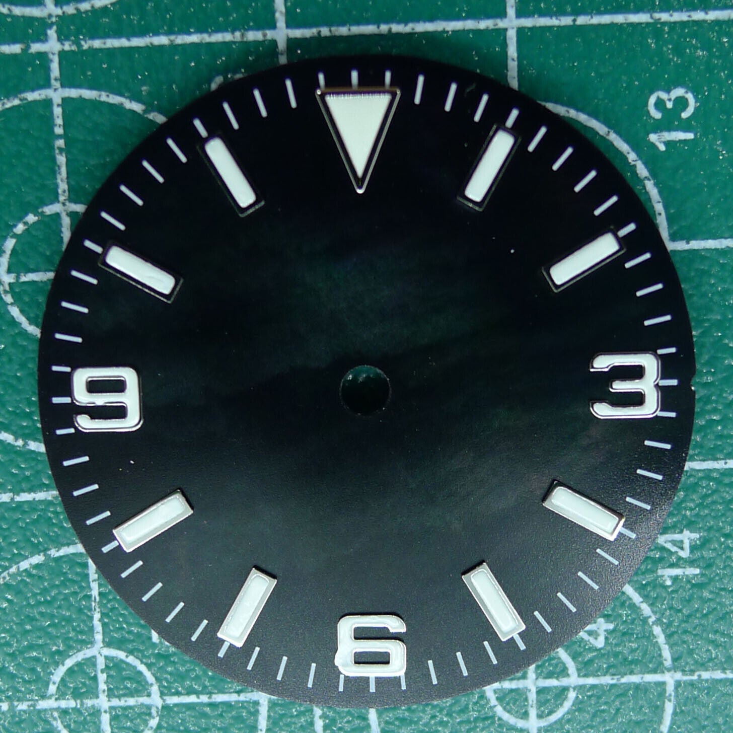 Wholesale 28.5mm green lume numeral watch dial for NH35 4R35 movement, luminous markers for easy reading.