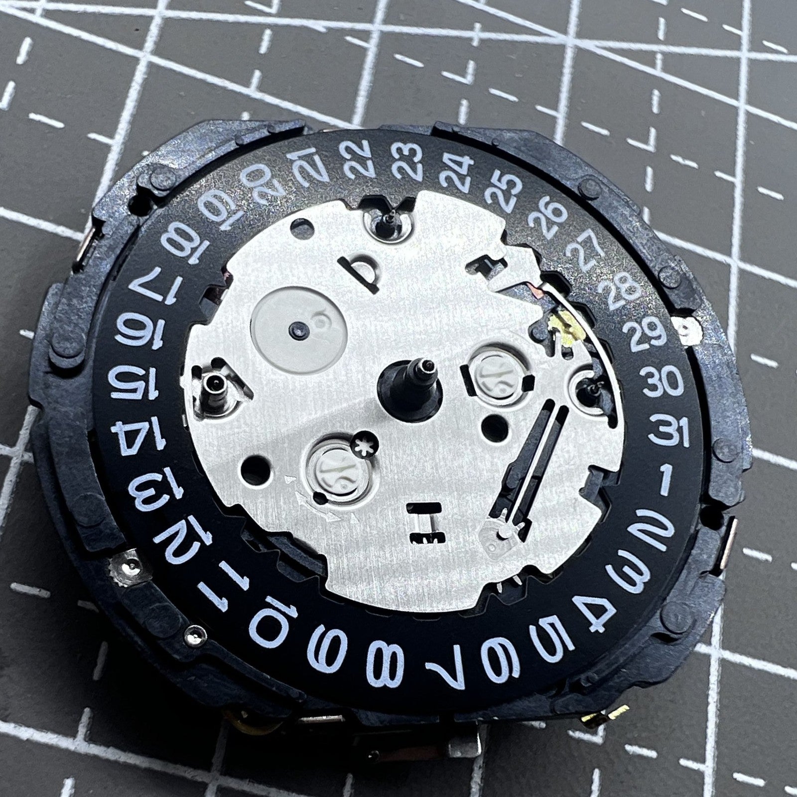 Japan Seiko Quarzwerk Modell 7T62A watch movement, precise and durable design for accessories.