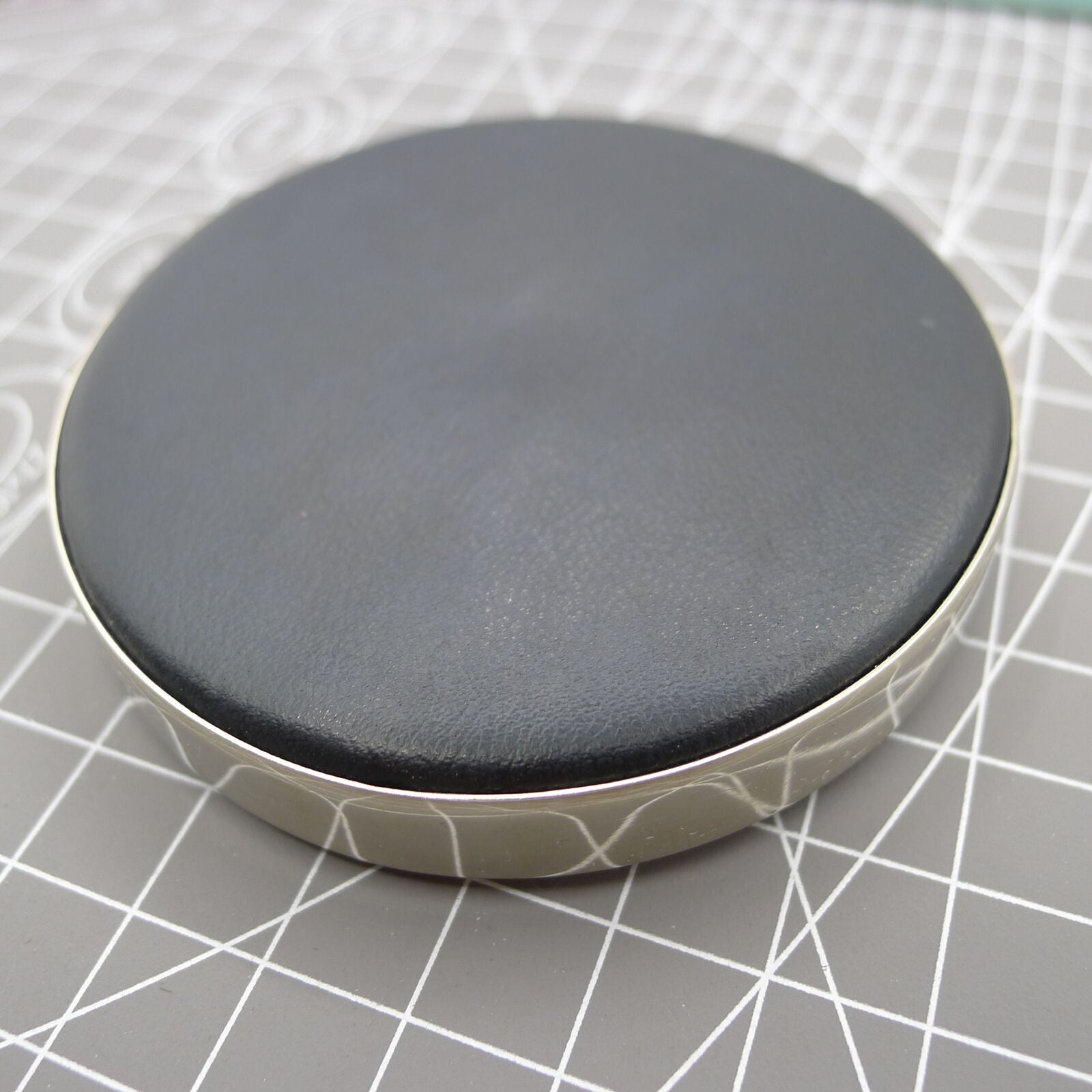 Horotec MSA09.304 case cushion with chromed metallic ring, 75mm diameter, 13mm height for watch support.