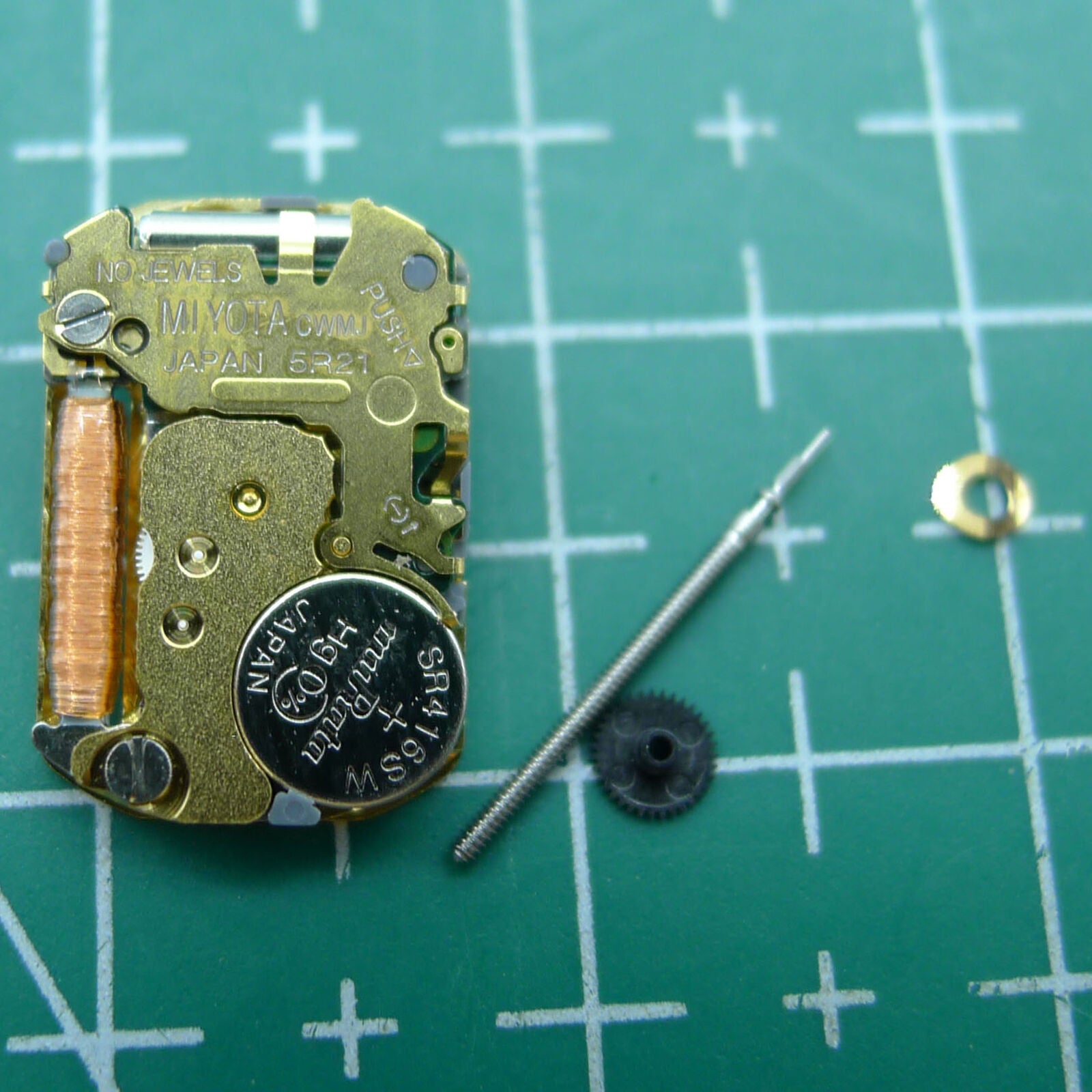 Miyota 5R21 quartz watch movement, precision Japanese craftsmanship for reliable timekeeping.