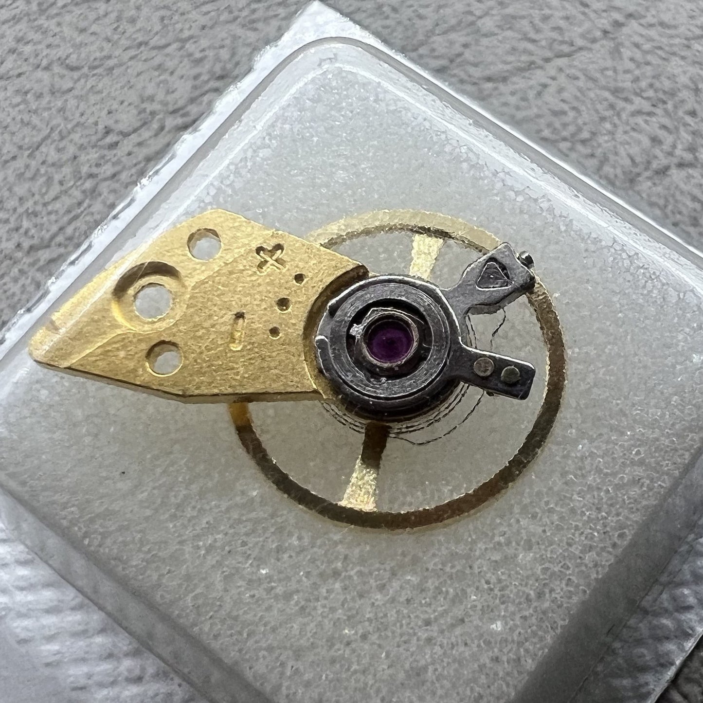 Golden Japan Komplettes Balance Rad mit Splint für Miyota 8N24 Uhrwerk