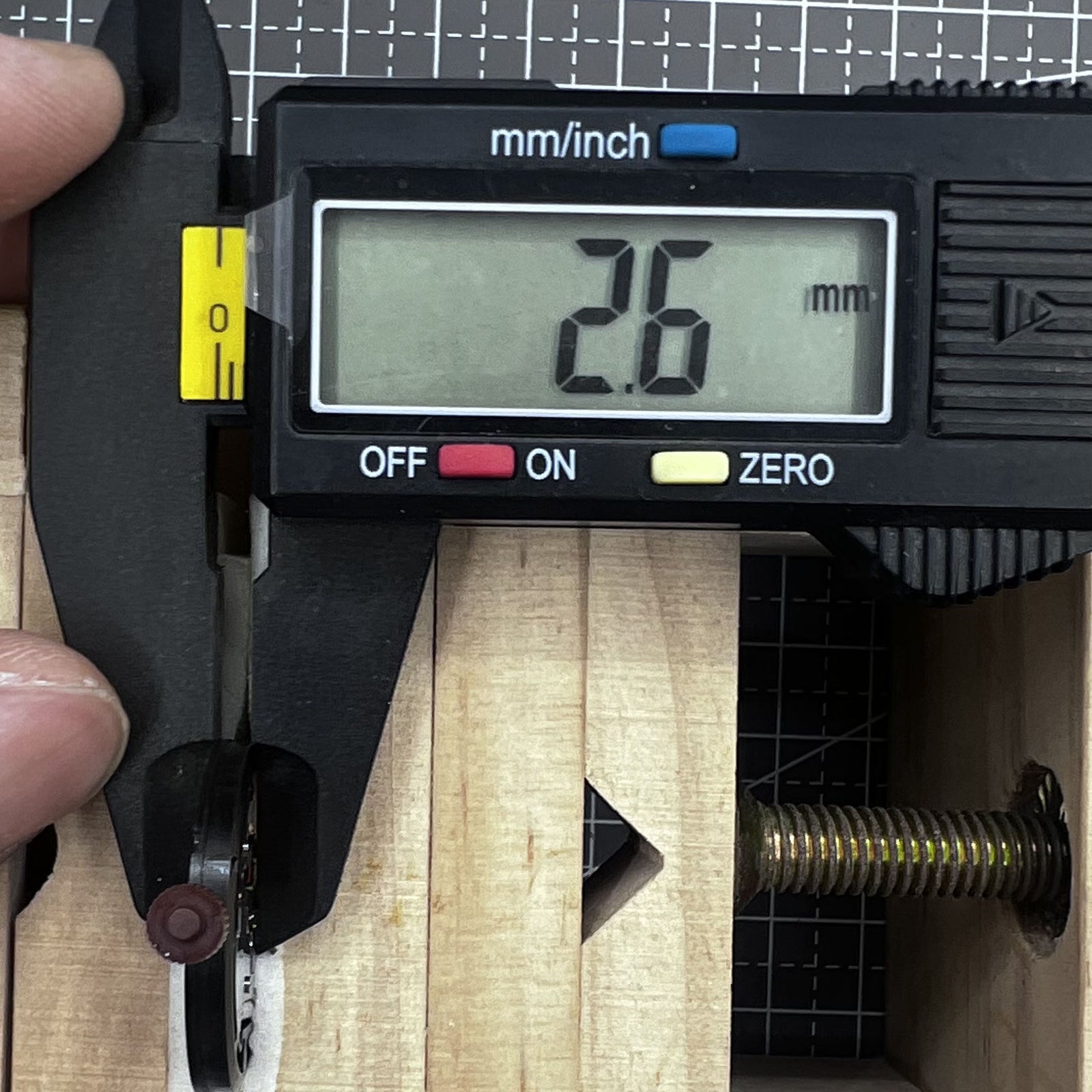 Swiss Uhrwerk Ronda 517 Quarz Uhrwerk mit Datumsanzeige bei 12 Uhr, pr�zise Uhrwerk f�r Uhrenzubeh�r