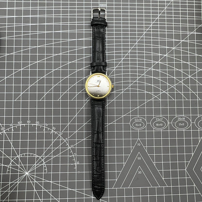 37mm Shanghai manual mechanical watch with gradient grey dial, 17 jewels, classic timepiece for everyday wear.