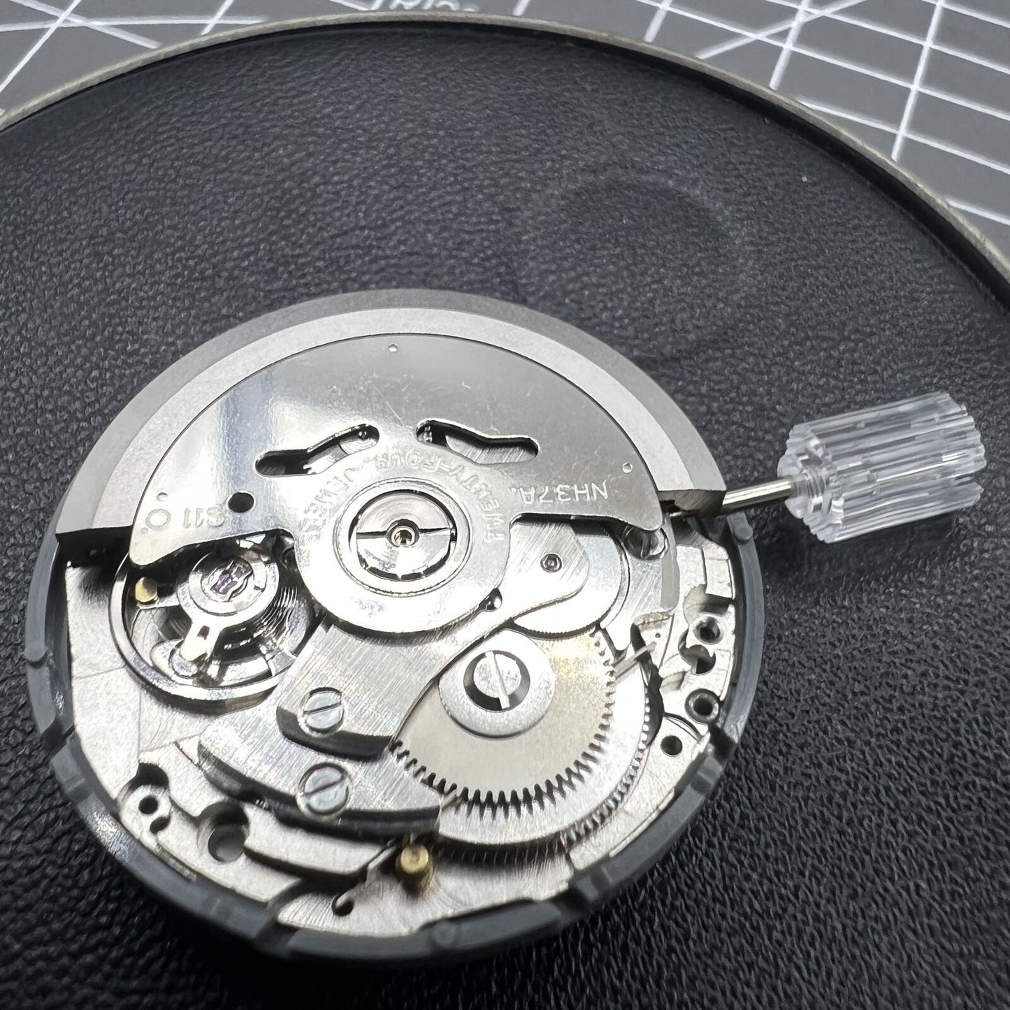 Seiko NH37A automatic watch movement with precise single calendar mechanical gear.